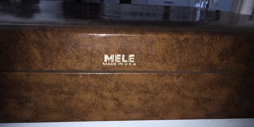Mele vintage jewellery - mele, box