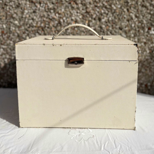 White faux leather jewellery - leather,