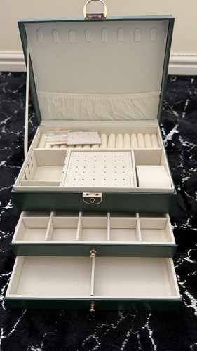 Green faux leather jewellery - faux,