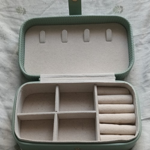 Green travel jewellery case - green,