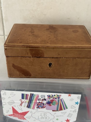 Vintage leather jewellery box - leather,