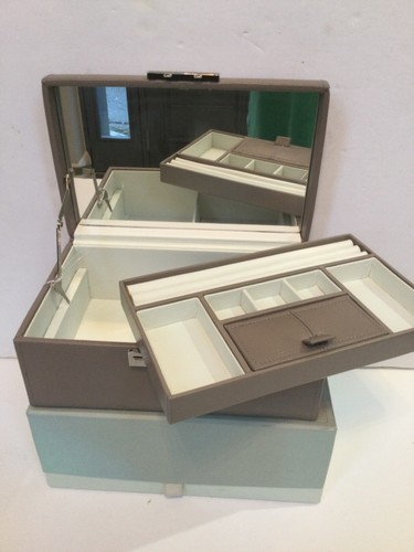 Vintage leather jewellery box - vintage,
