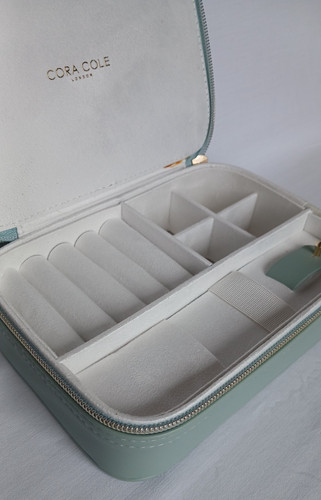 Small portable jewellery - portable, box