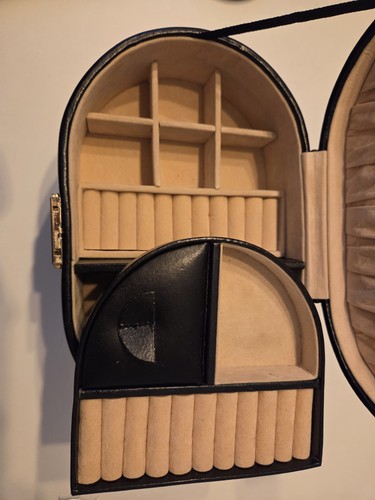 Genuine leather jewellery box - leather,