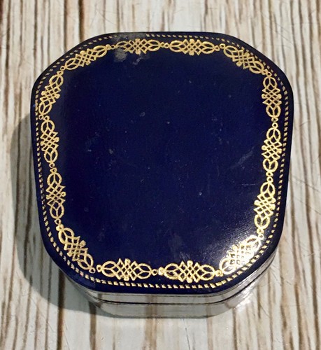 Beautiful italian blue leather - italian,