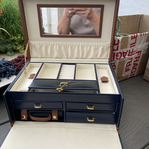 Dulwich leather jewellery box - jewellery,